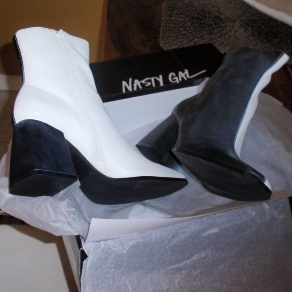 NWT Two Tone B&W Faux Leather Heeled Boots - Picture 14 of 15
